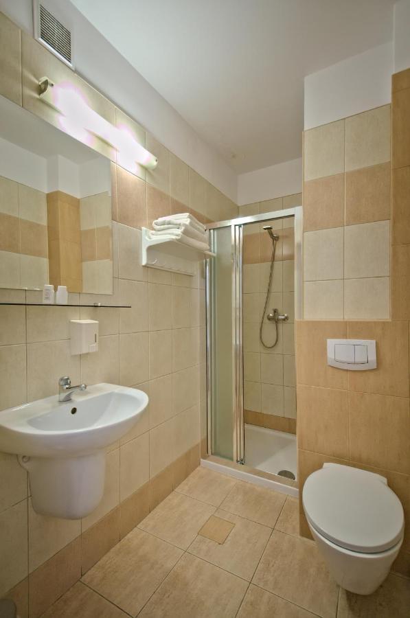 Hotel Sezam Kraczkowa Buitenkant foto