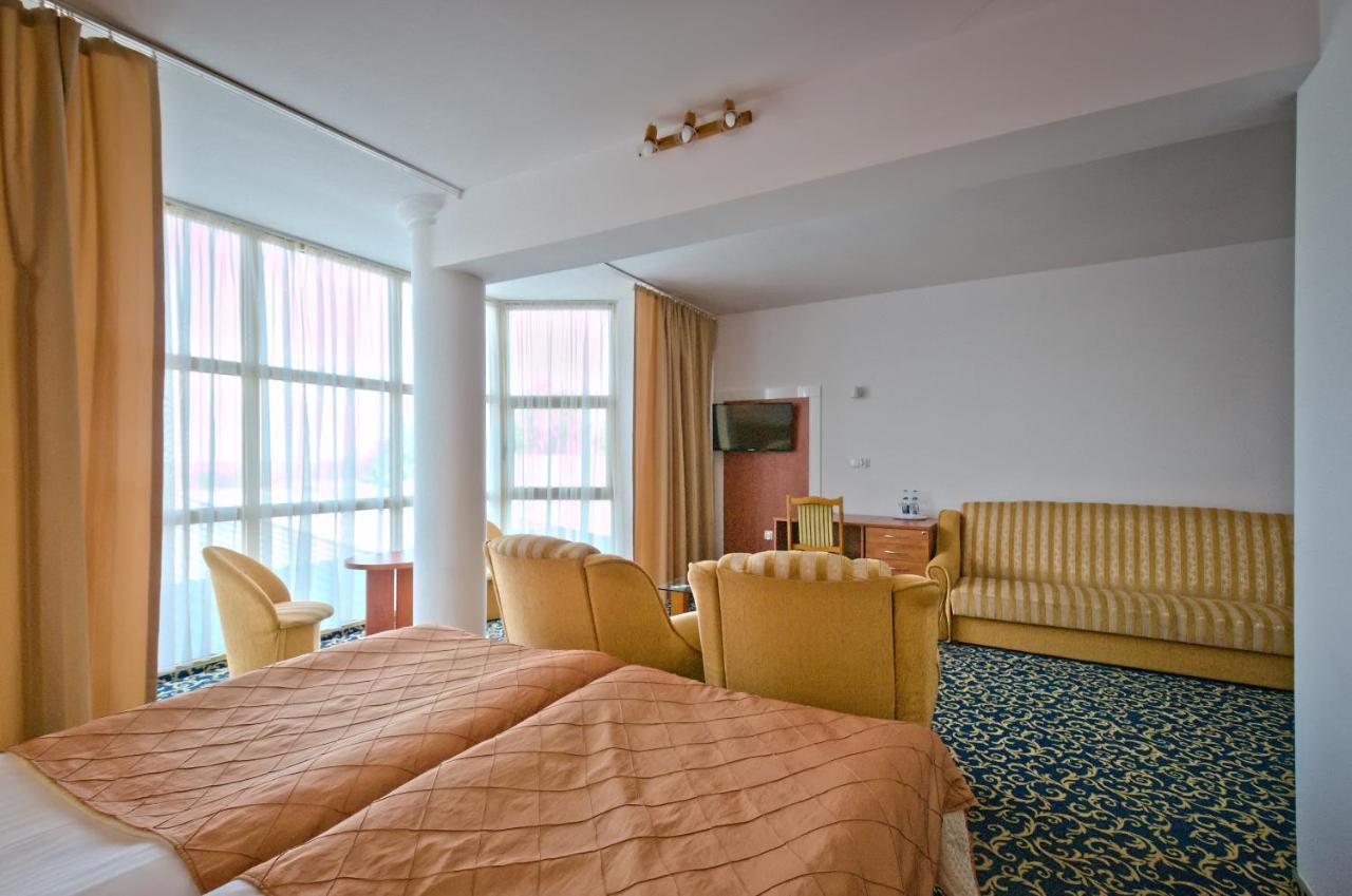 Hotel Sezam Kraczkowa Buitenkant foto