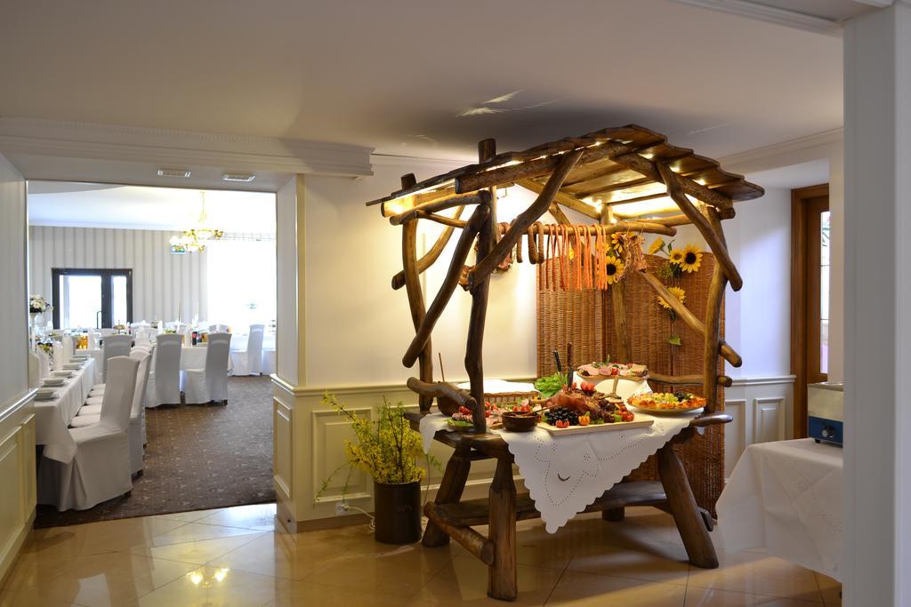 Hotel Sezam Kraczkowa Buitenkant foto