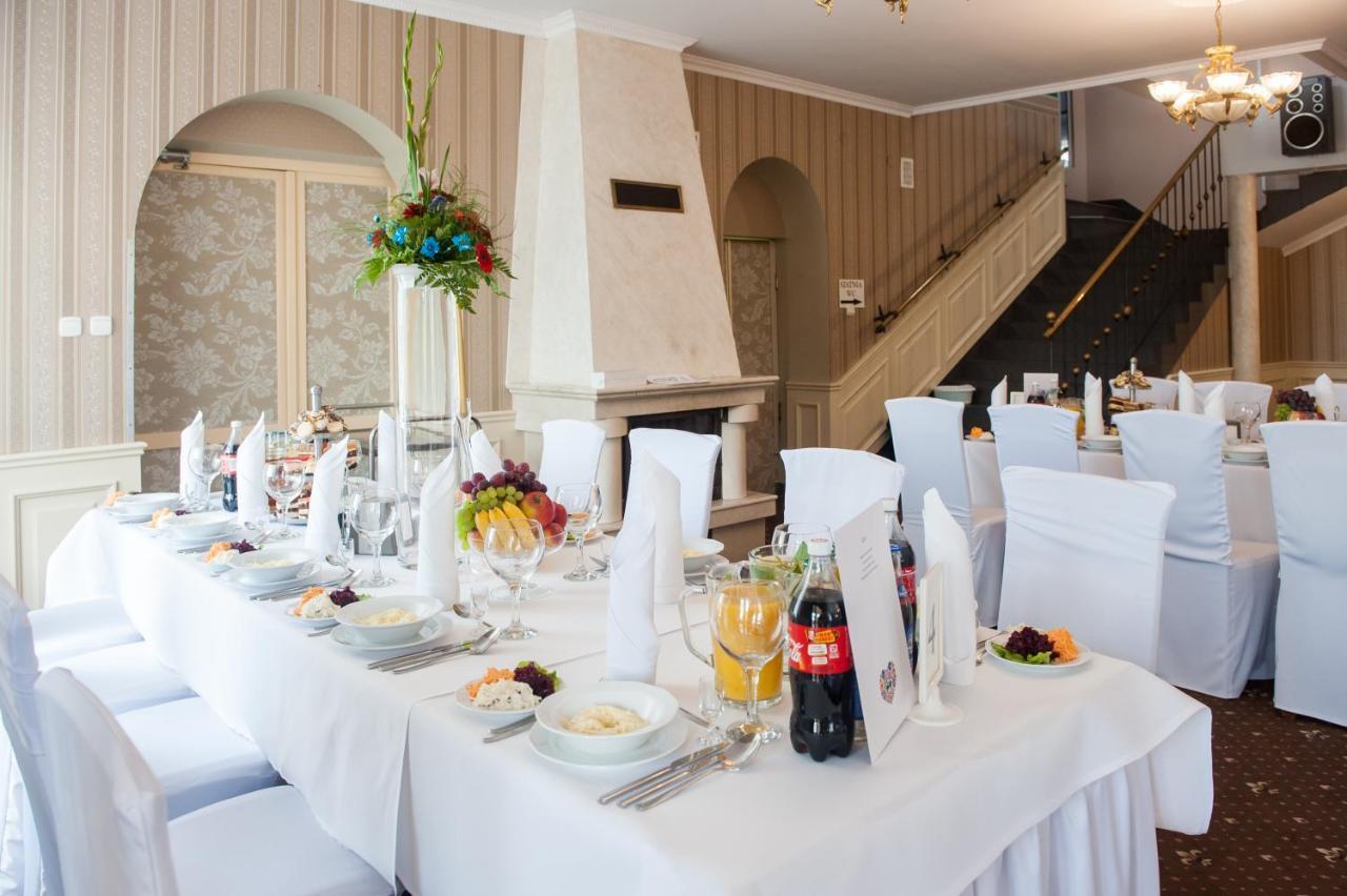 Hotel Sezam Kraczkowa Buitenkant foto